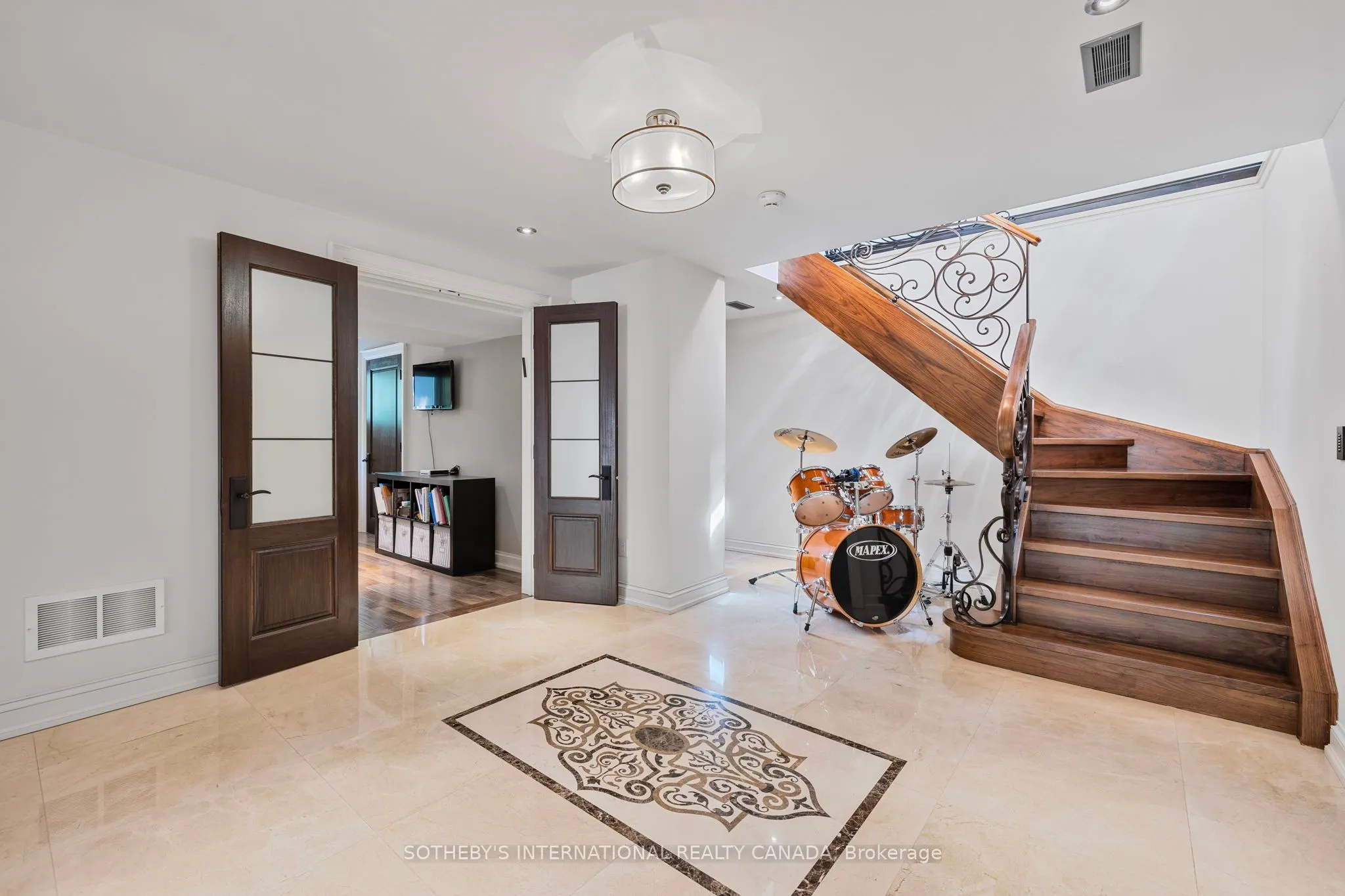 43 Woodland Acres Crescent