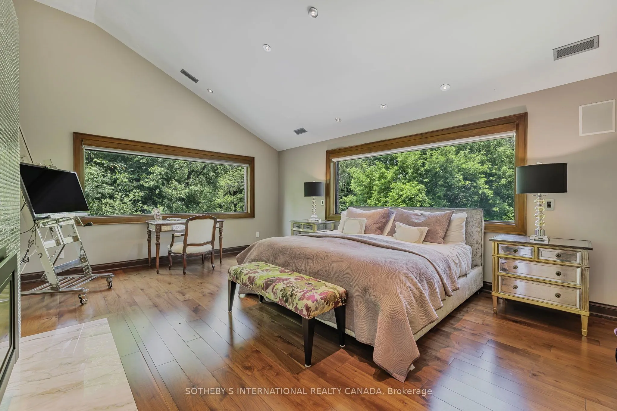 43 Woodland Acres Crescent