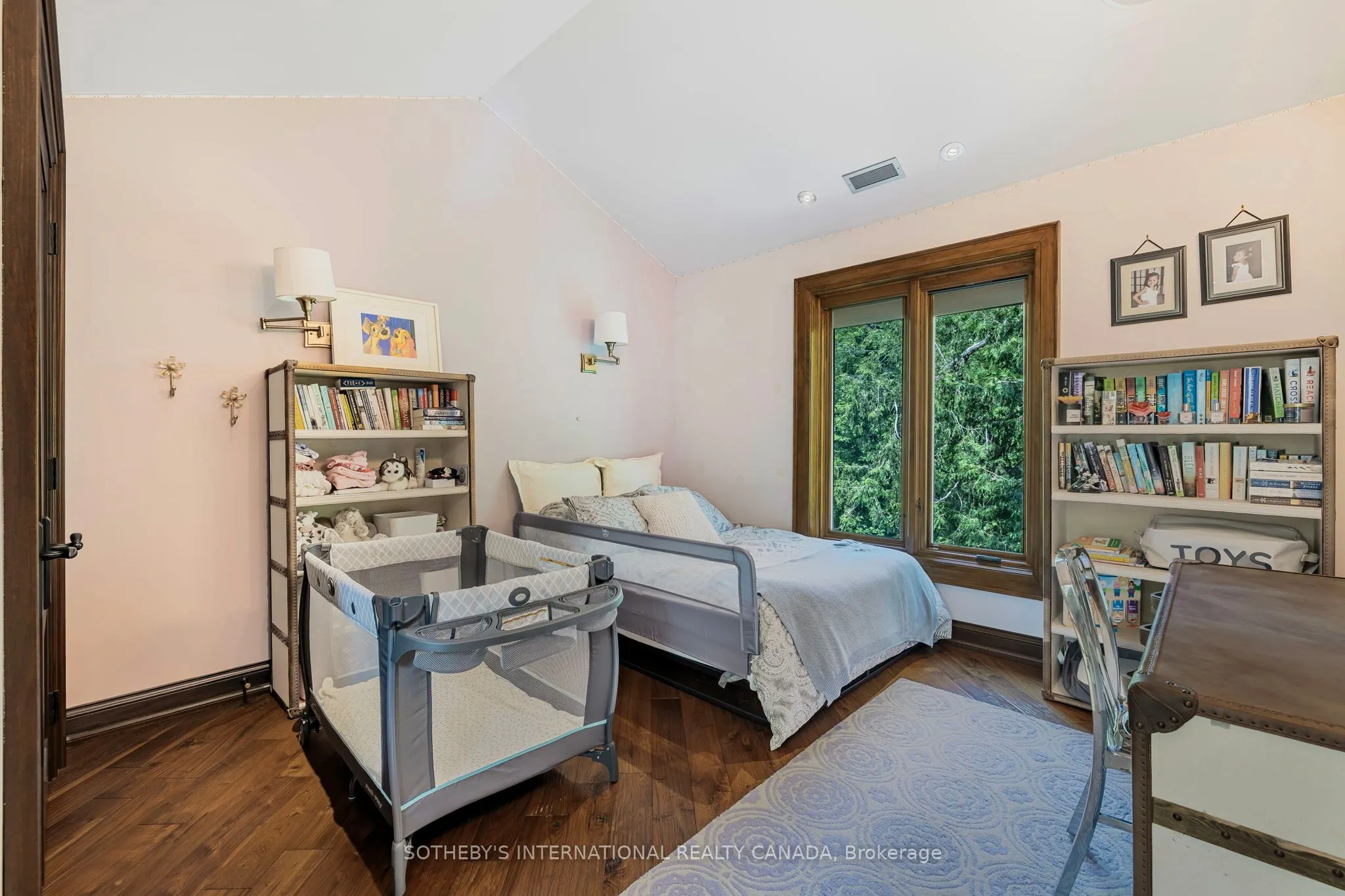 43 Woodland Acres Crescent