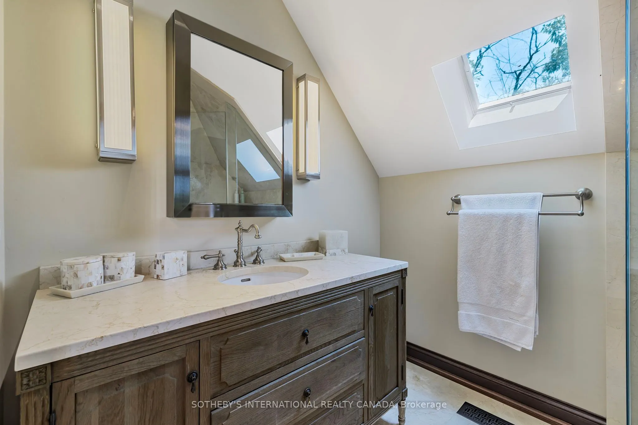 43 Woodland Acres Crescent
