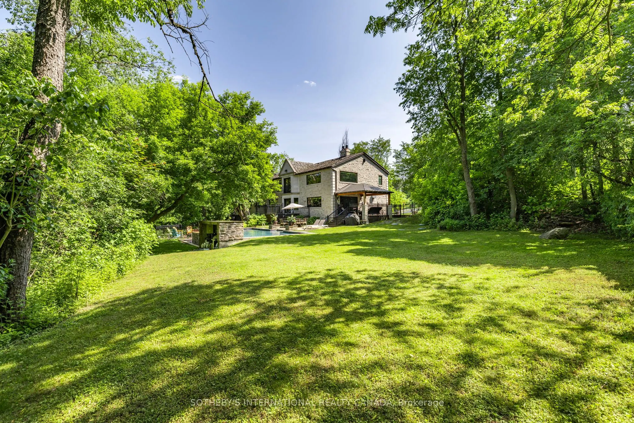 43 Woodland Acres Crescent