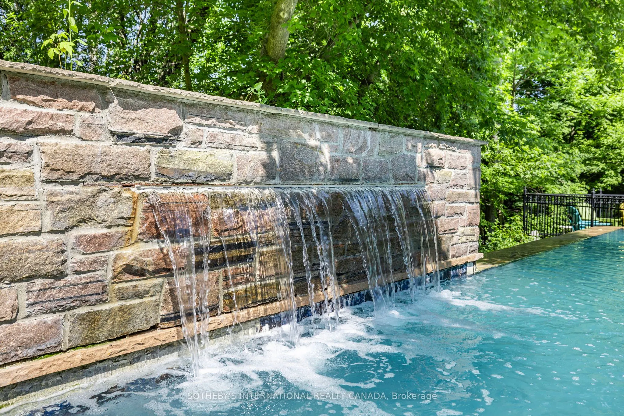 43 Woodland Acres Crescent