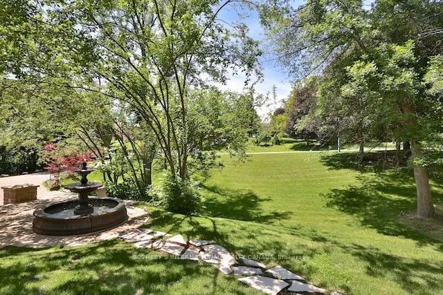 43 Woodland Acres Crescent