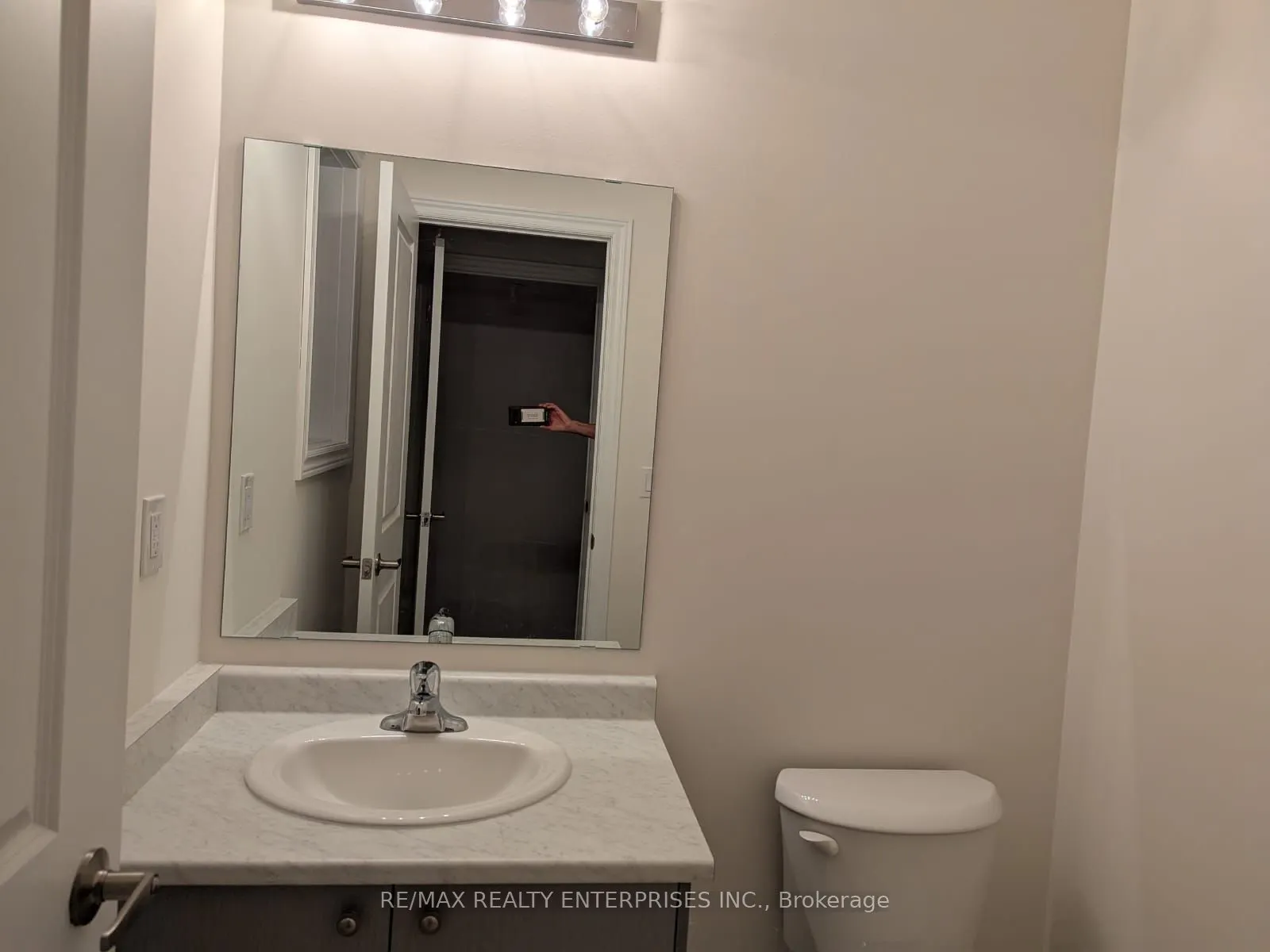 1279 Davis Loop