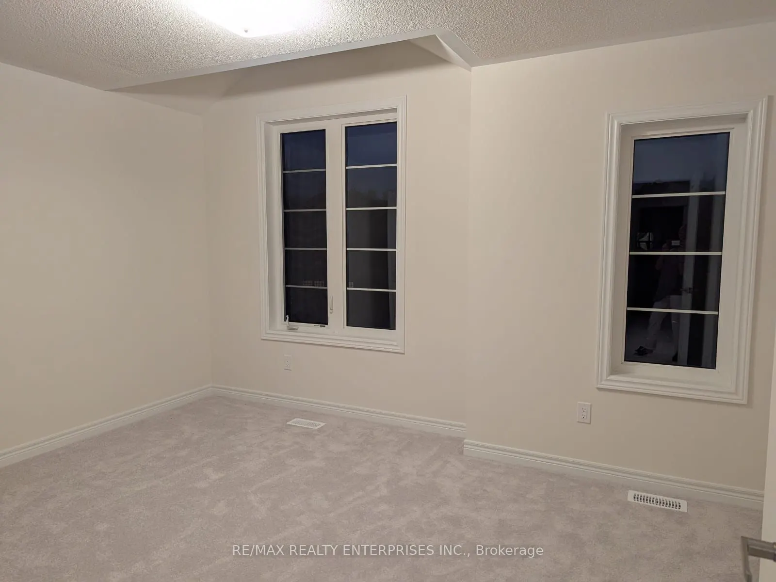 1279 Davis Loop