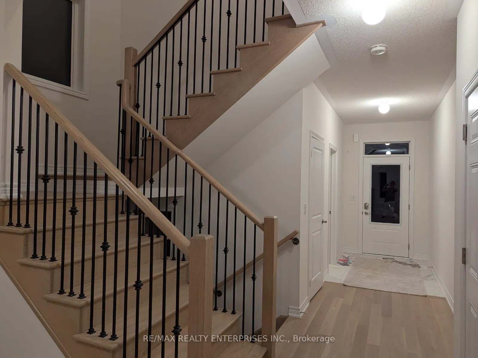 1279 Davis Loop