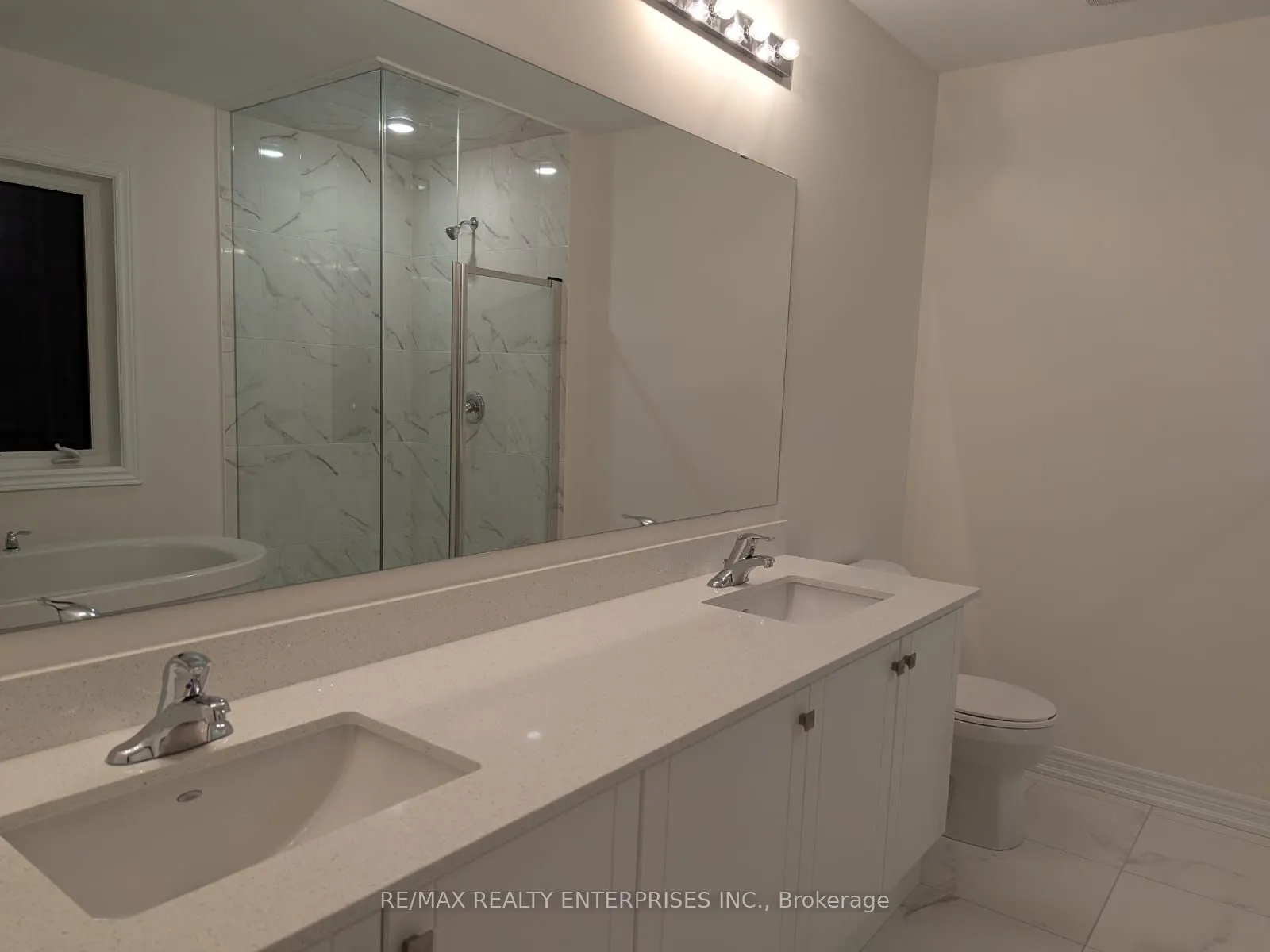 1279 Davis Loop