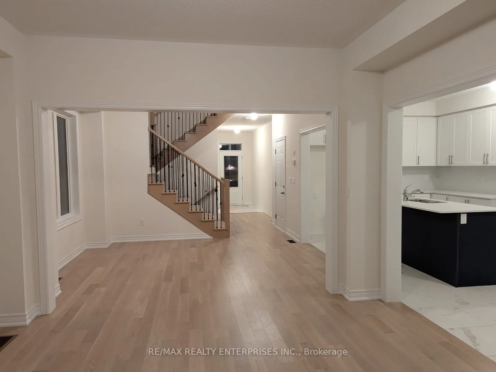 1279 Davis Loop
