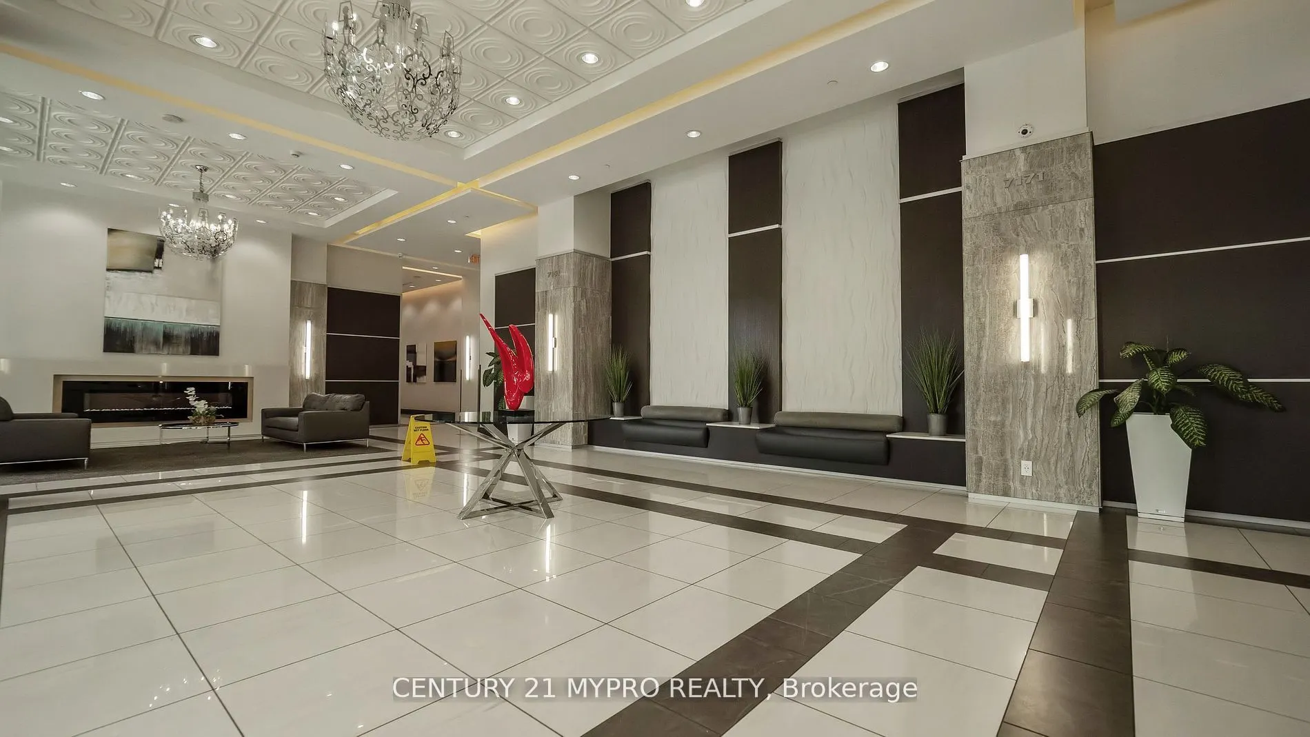 7171 Yonge Street NW, #2807