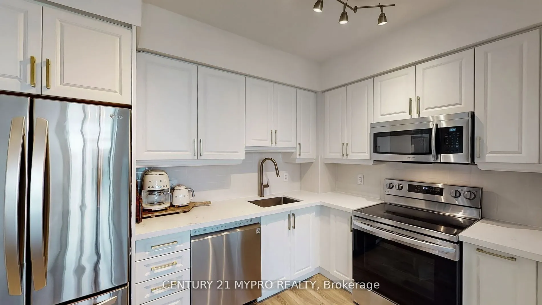 7171 Yonge Street NW, #2807