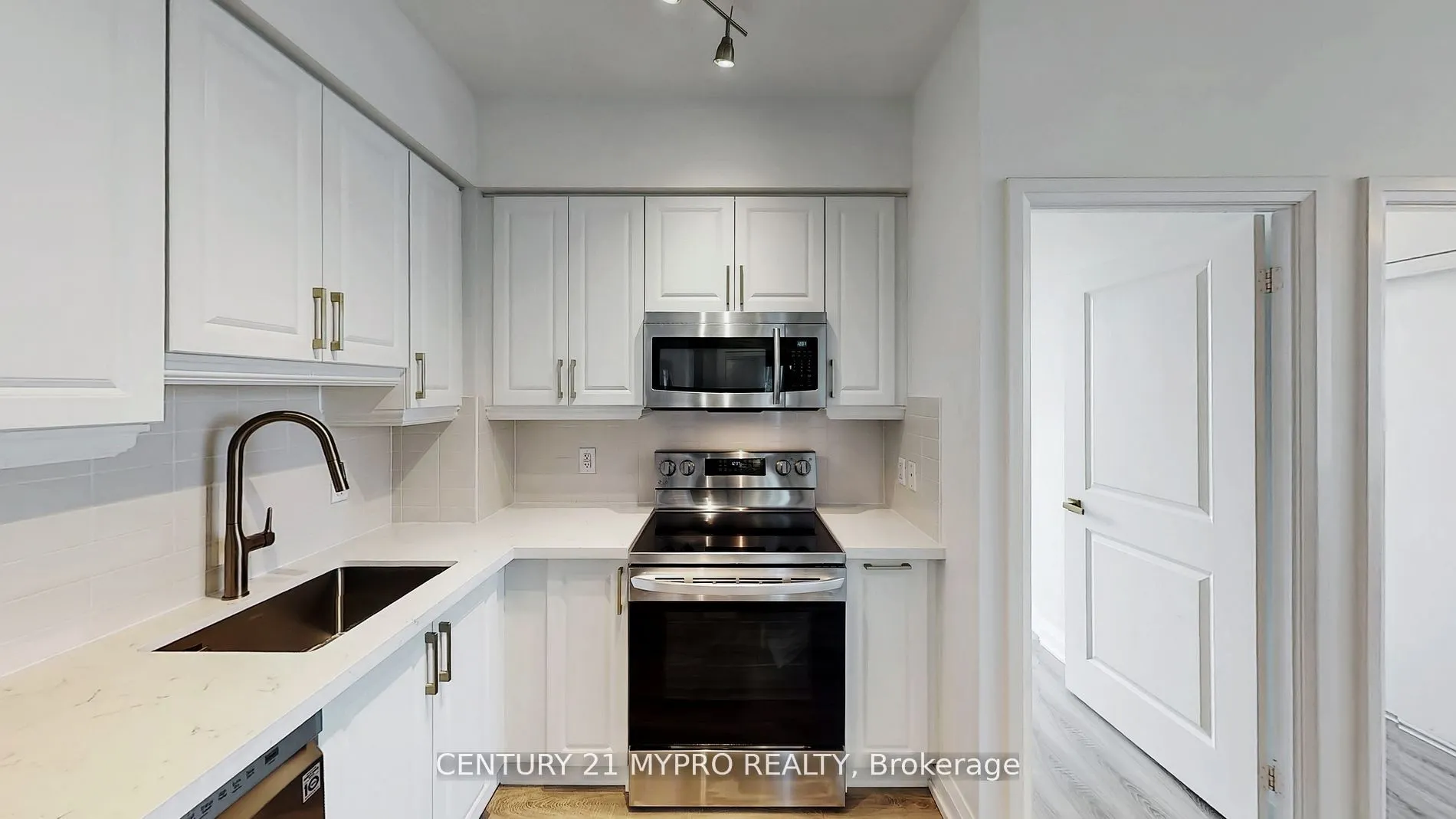 7171 Yonge Street NW, #2807