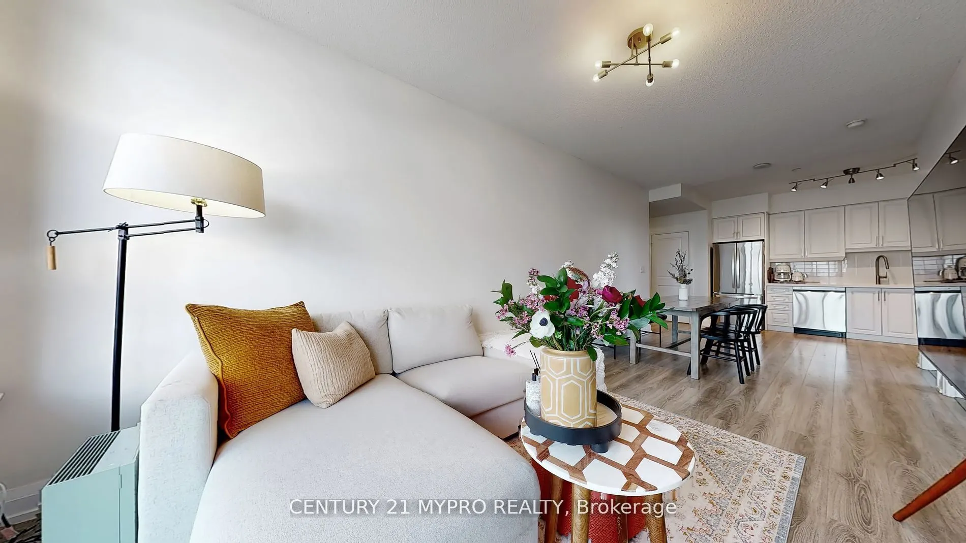 7171 Yonge Street NW, #2807