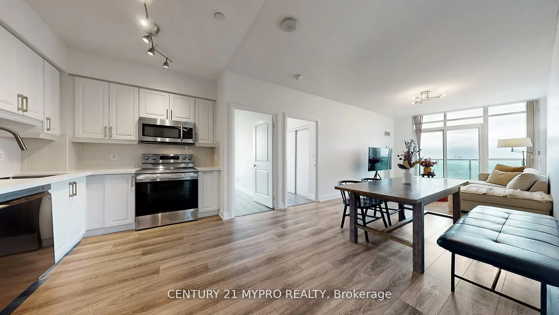7171 Yonge Street NW, #2807