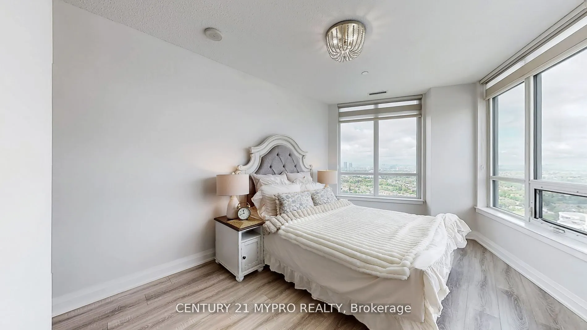 7171 Yonge Street NW, #2807