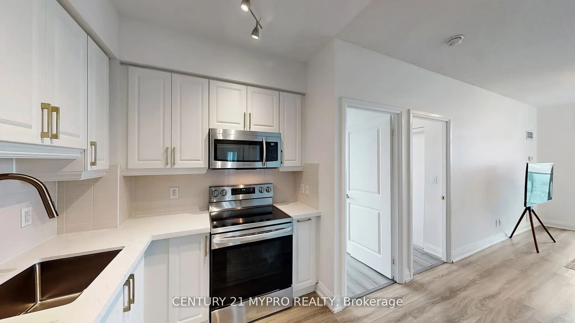 7171 Yonge Street NW, #2807