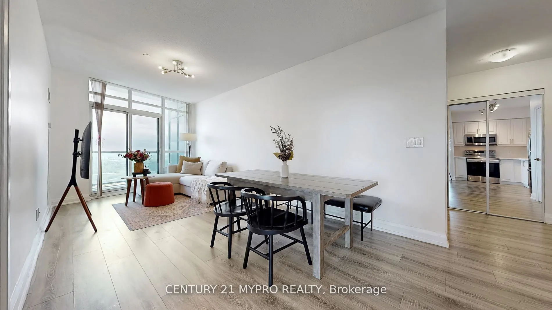 7171 Yonge Street NW, #2807