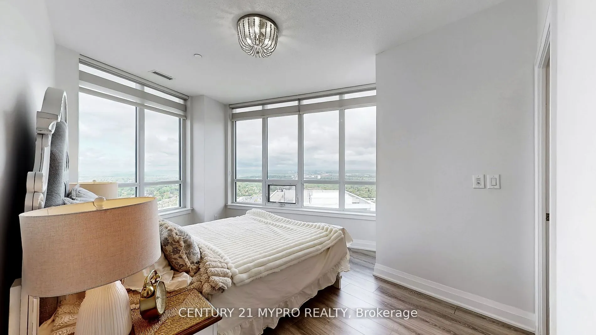 7171 Yonge Street NW, #2807