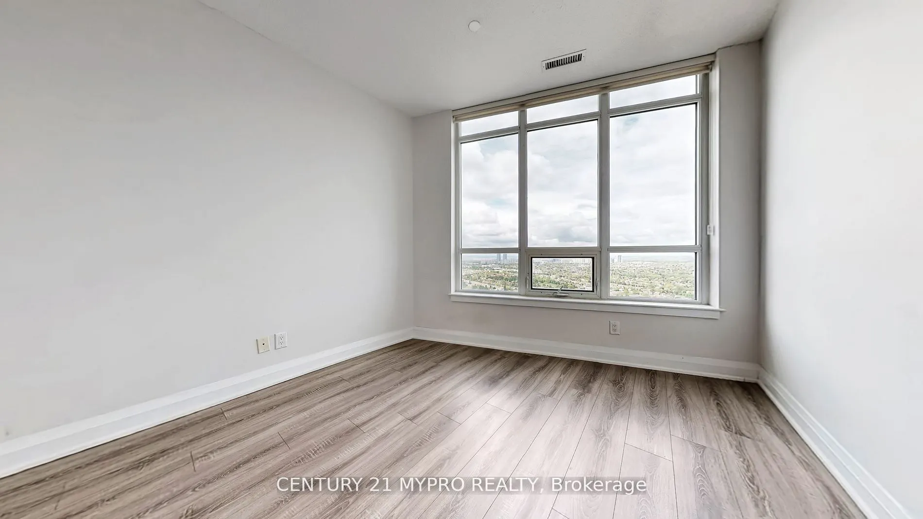 7171 Yonge Street NW, #2807