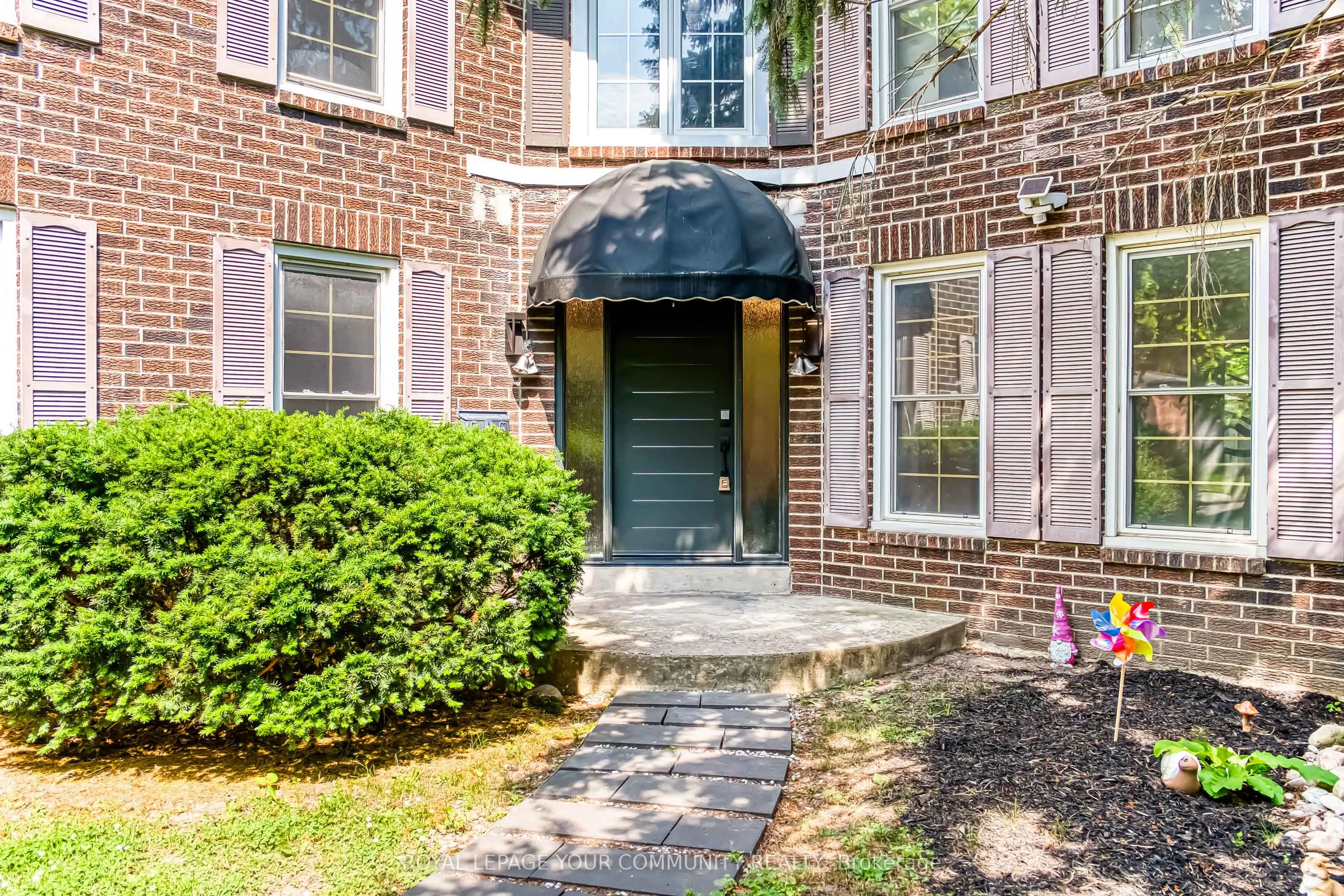 14 Julia Street