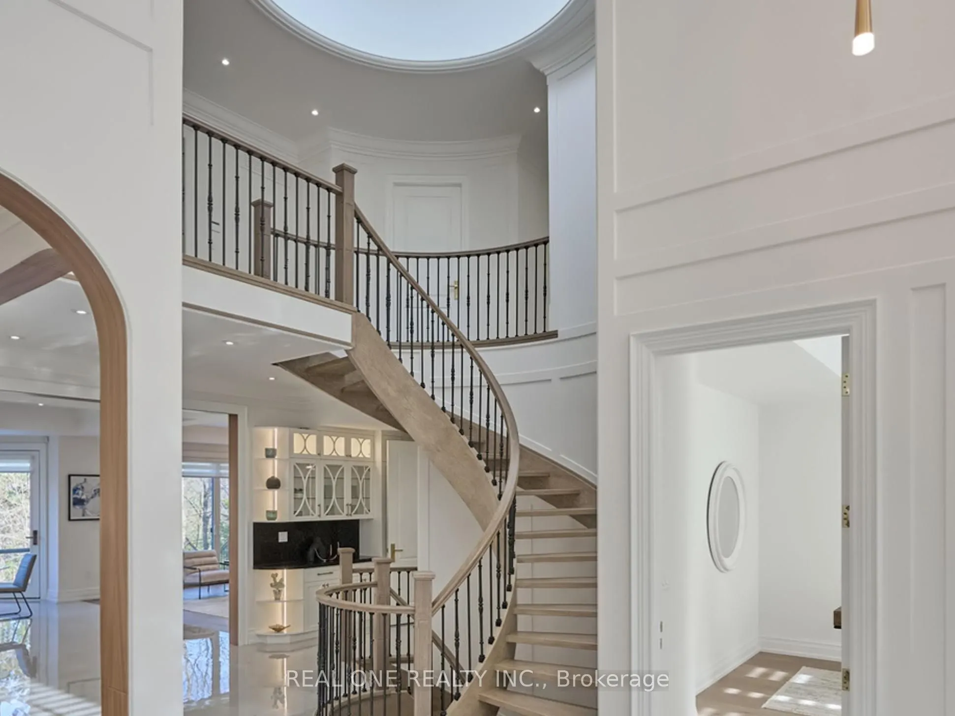 112 Robinson Street