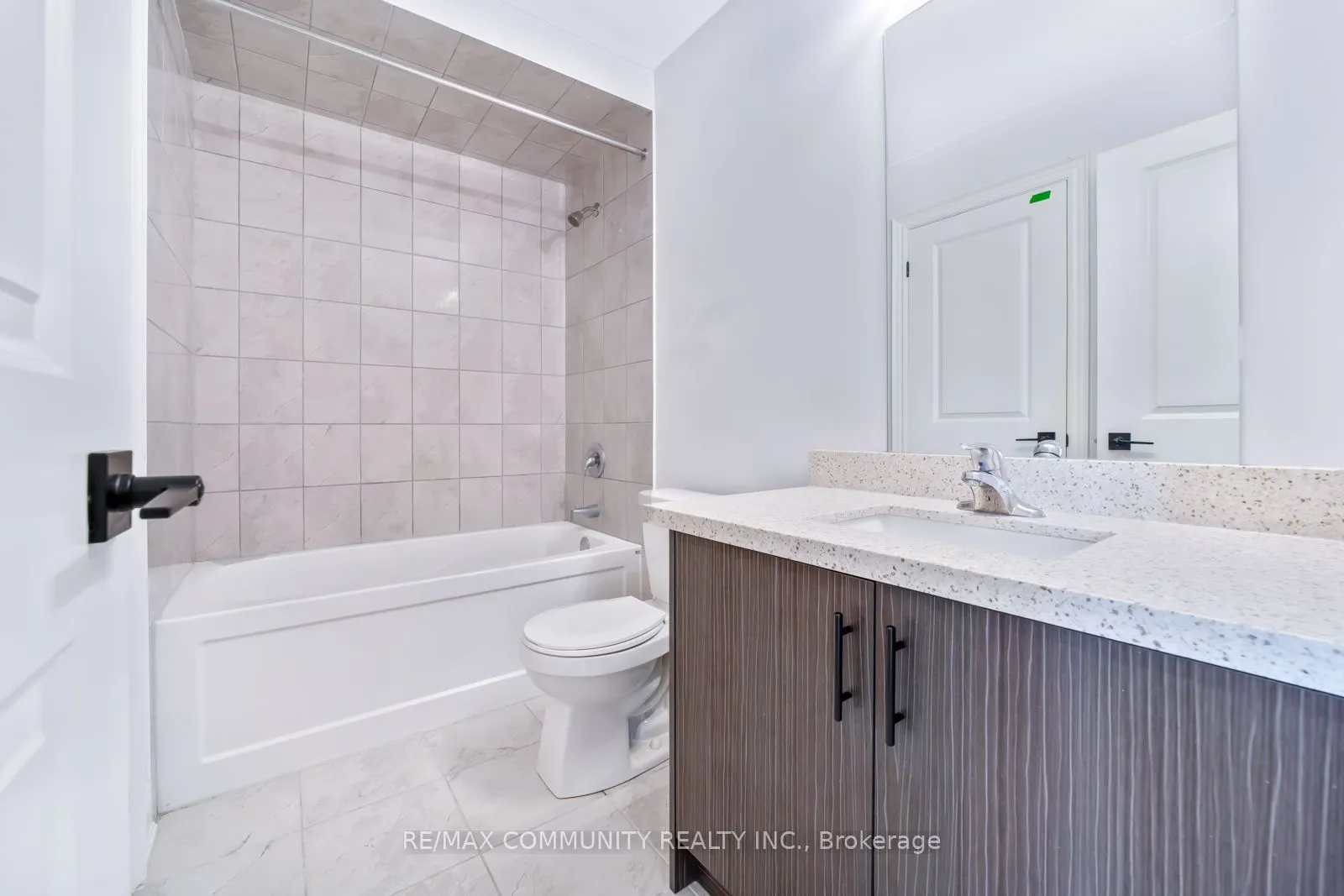 16 Alan Williams Trail