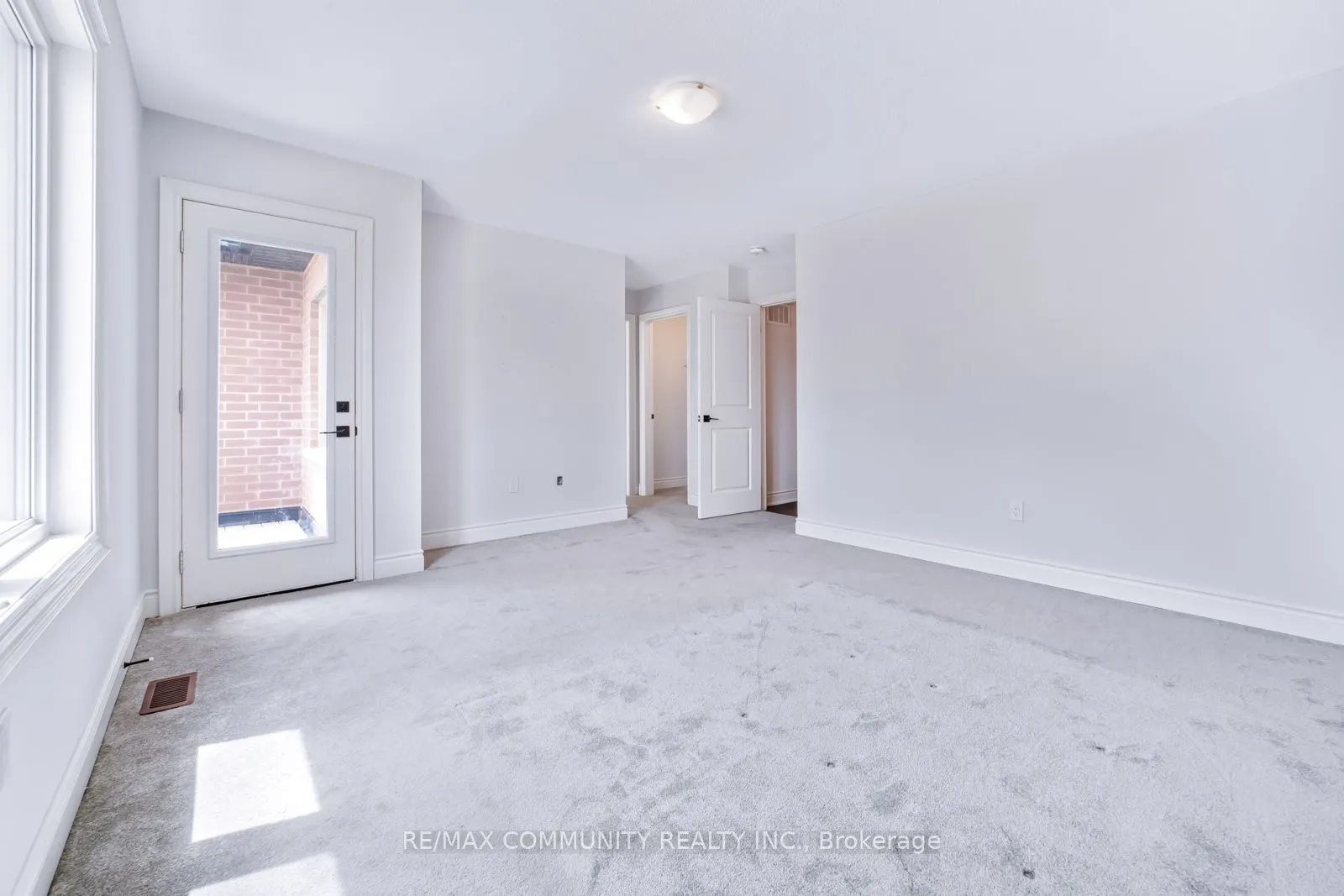 16 Alan Williams Trail