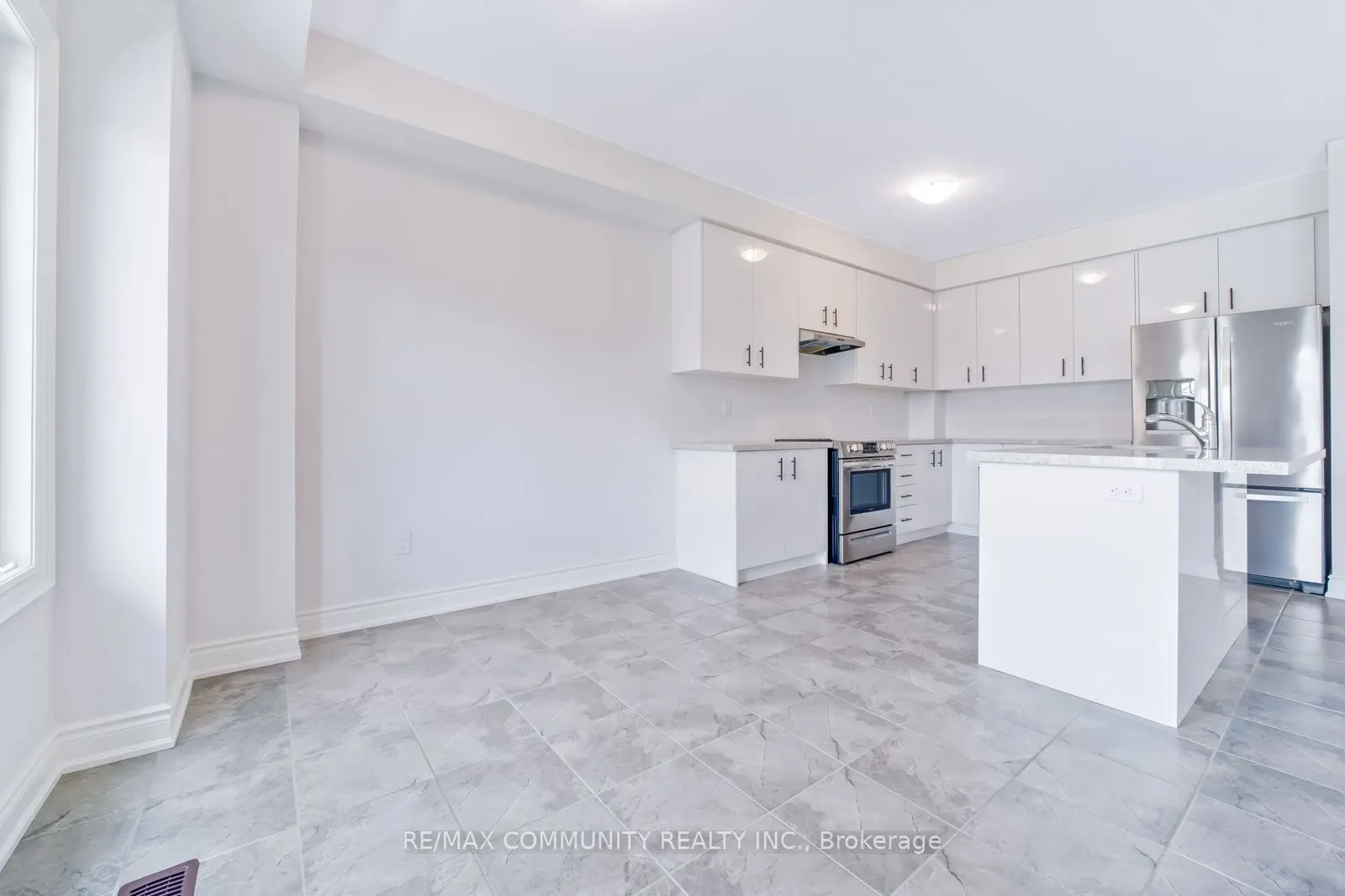 16 Alan Williams Trail