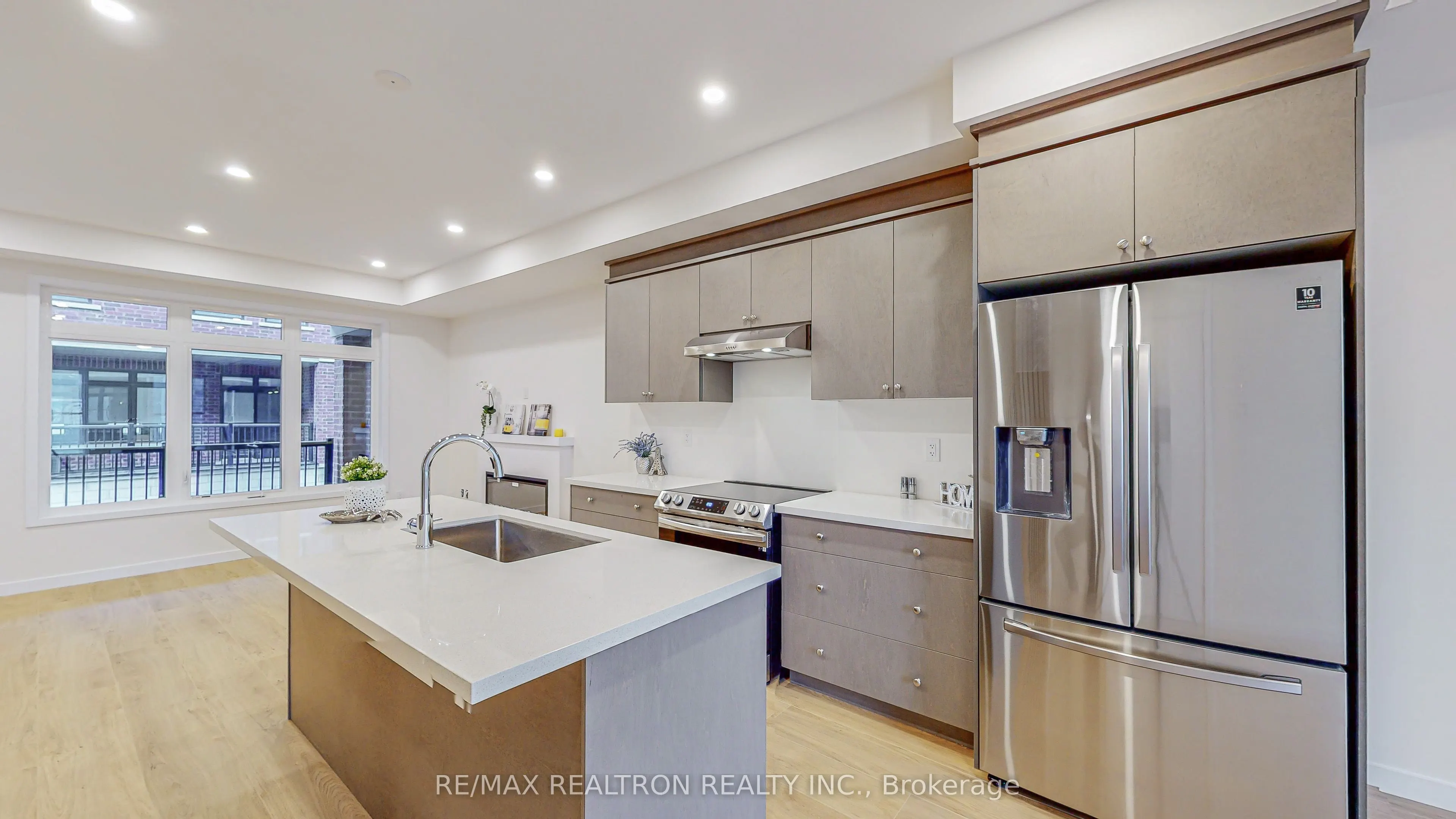 10262 Keele Street, #6