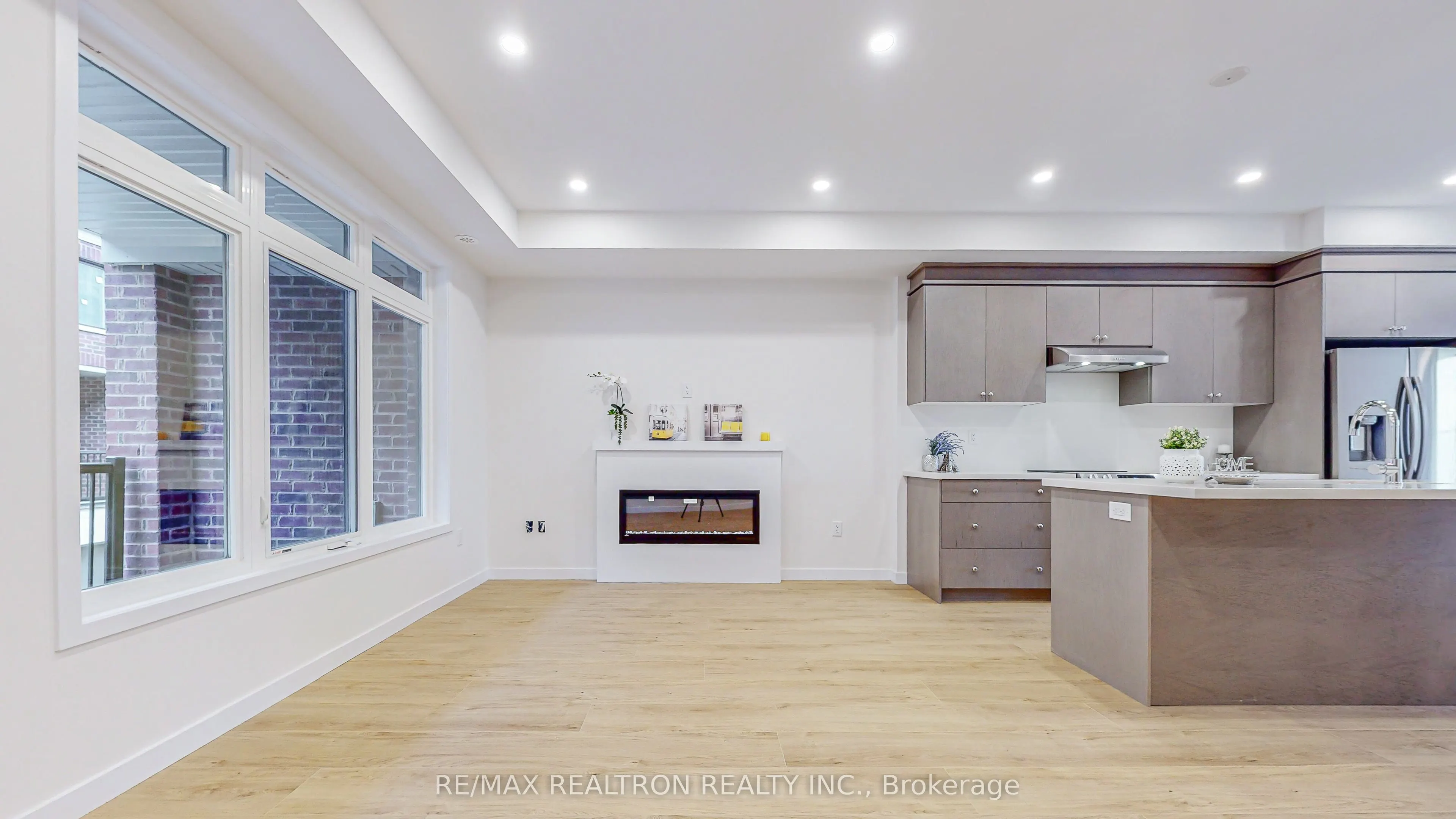 10262 Keele Street, #6