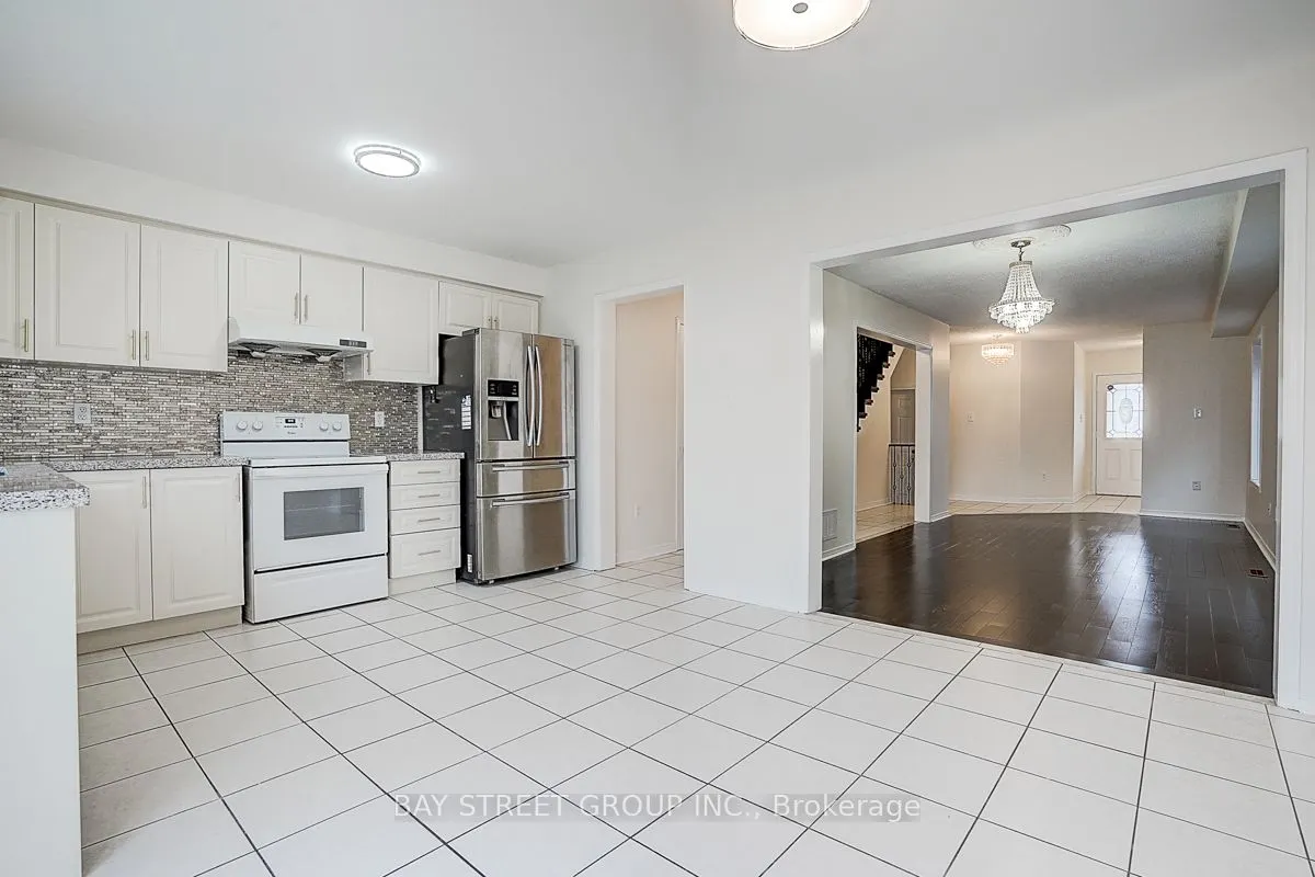 11 Tara Crescent