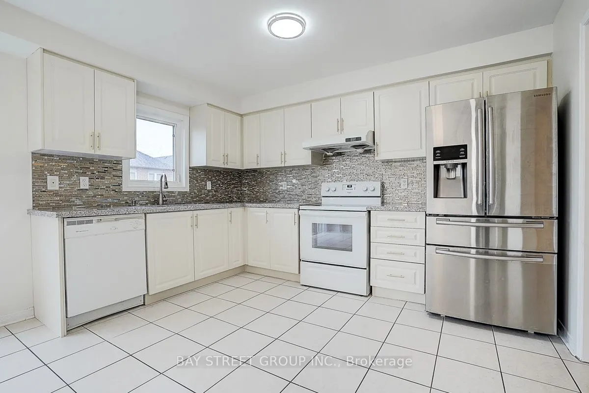 11 Tara Crescent