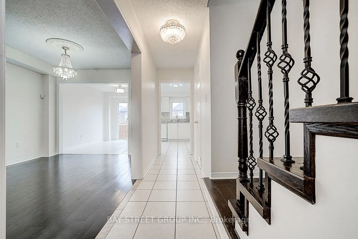11 Tara Crescent