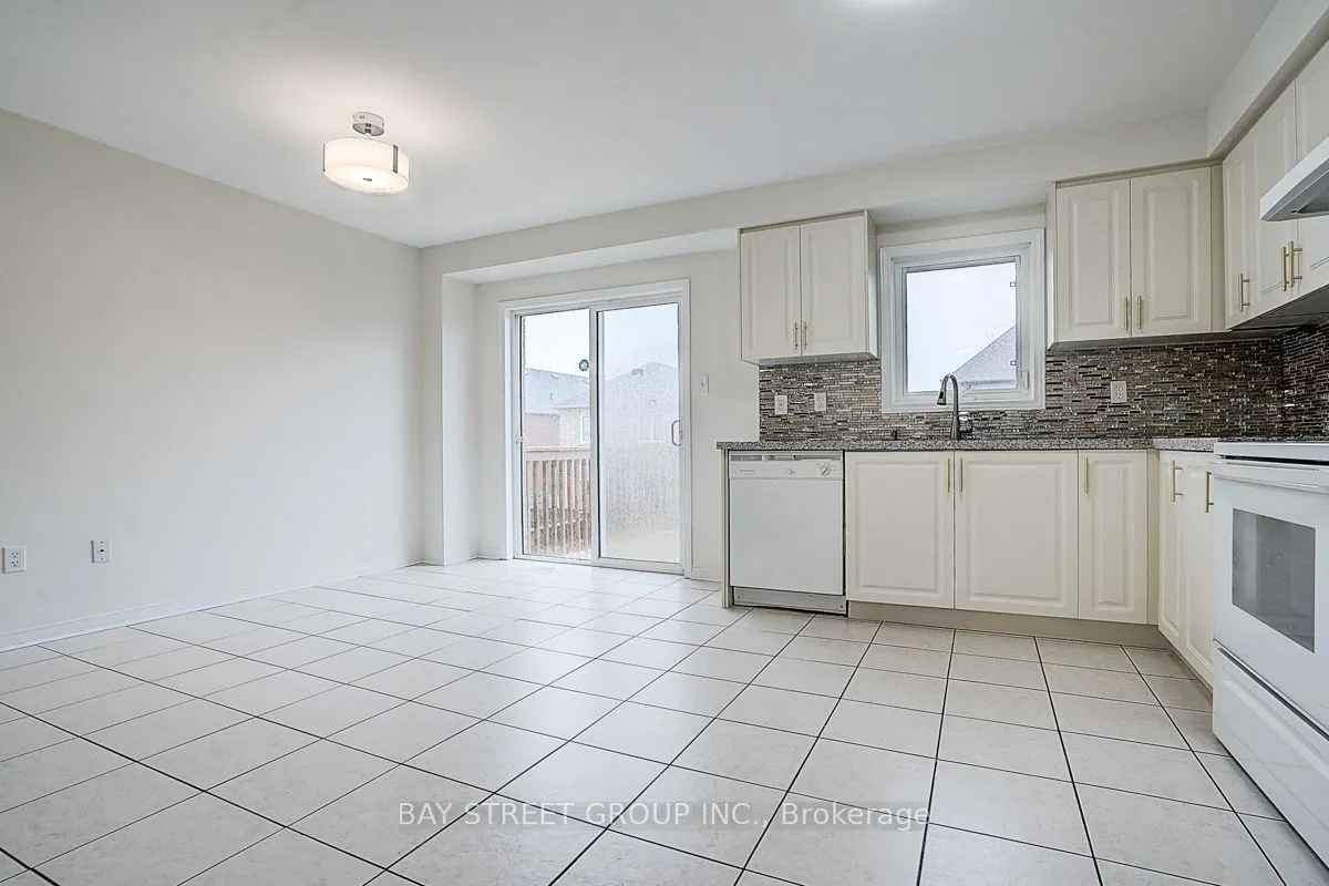 11 Tara Crescent