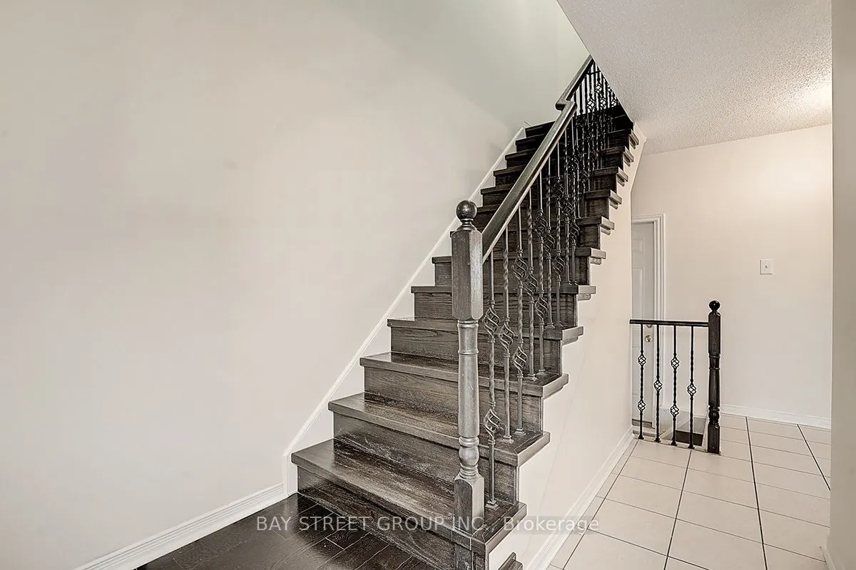 11 Tara Crescent