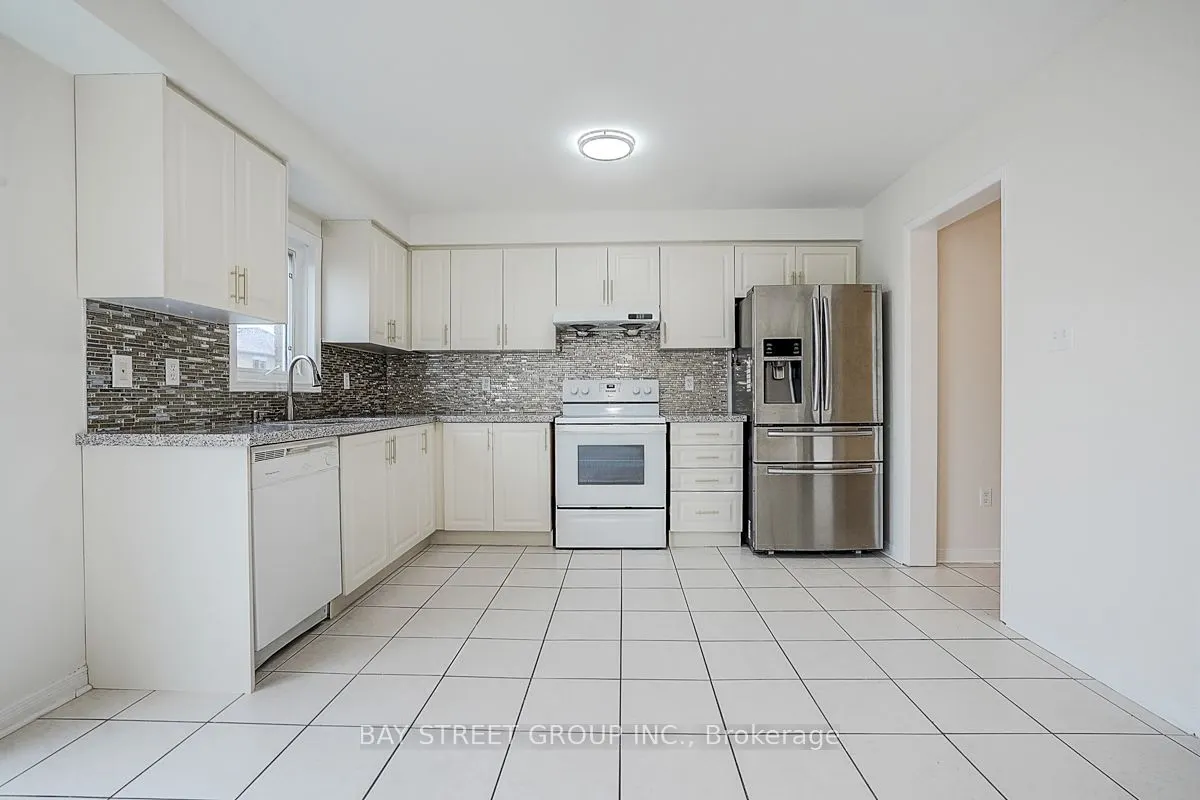 11 Tara Crescent