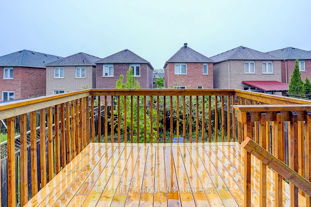 11 Tara Crescent