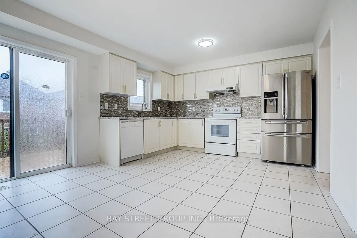 11 Tara Crescent