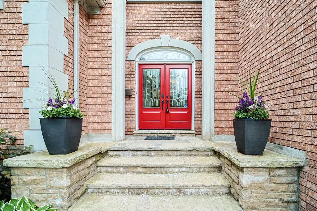 1032 Sir Ivor Court