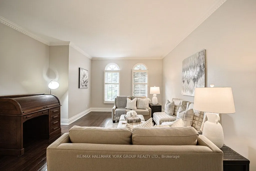 1032 Sir Ivor Court