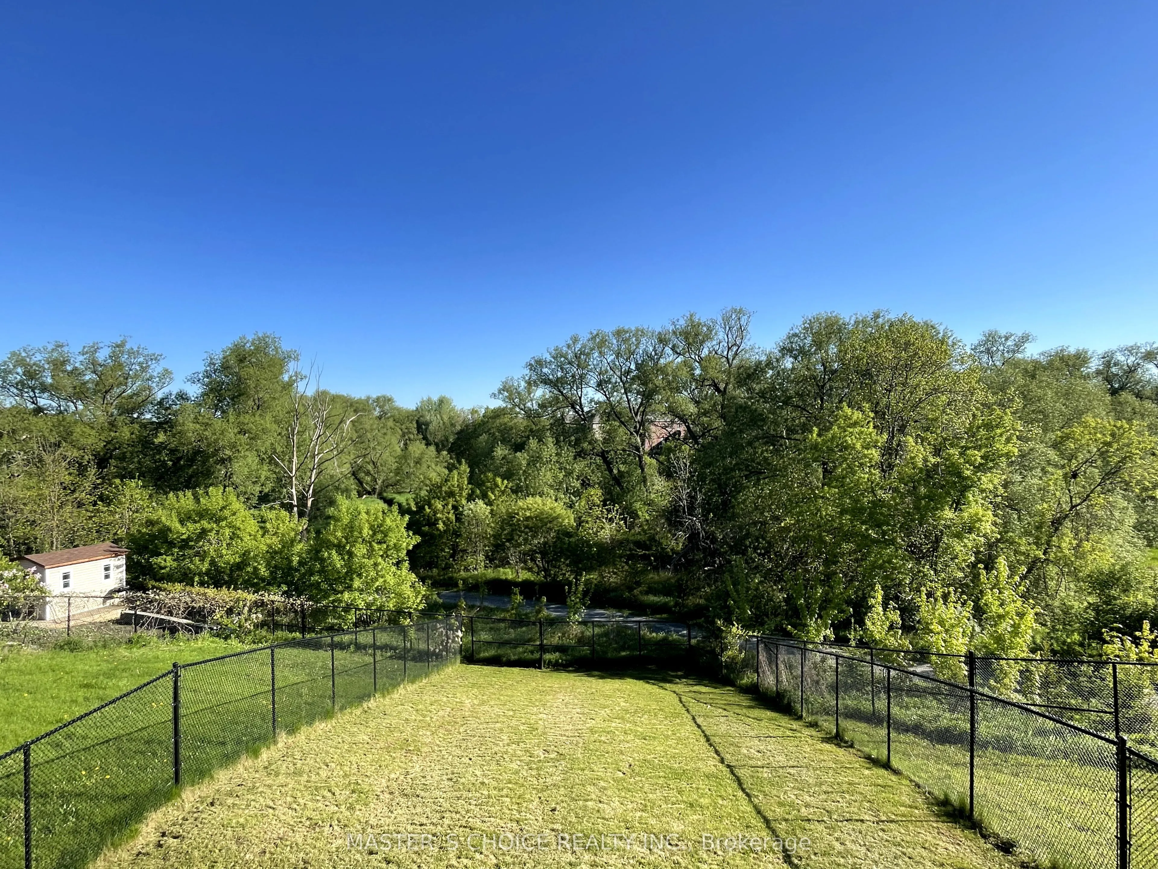 40 Briarfield Avenue
