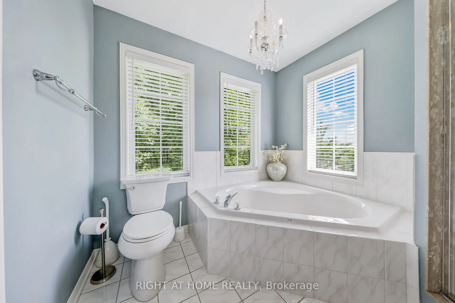 108 King William Crescent