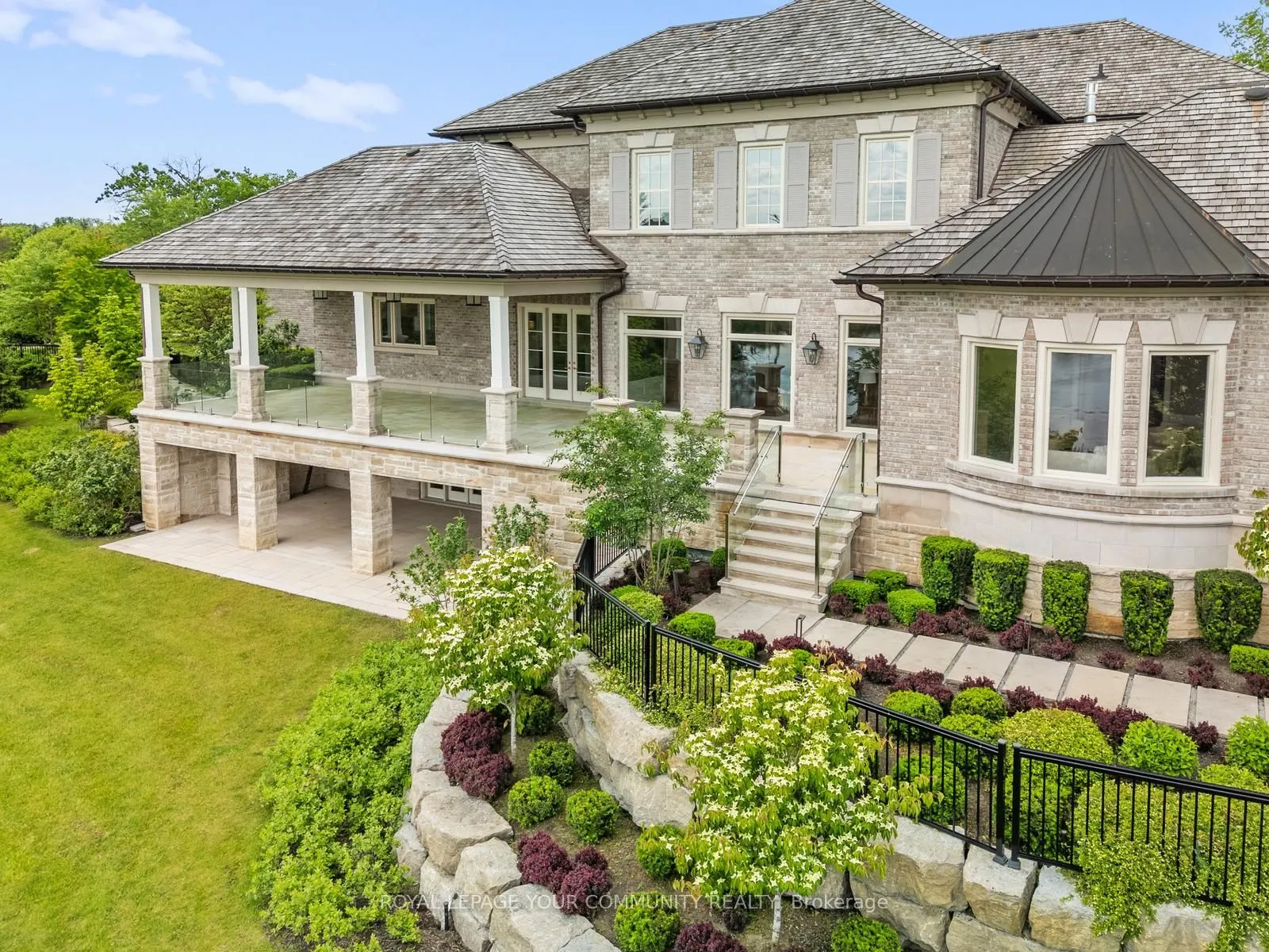130 St. John's Side Road E