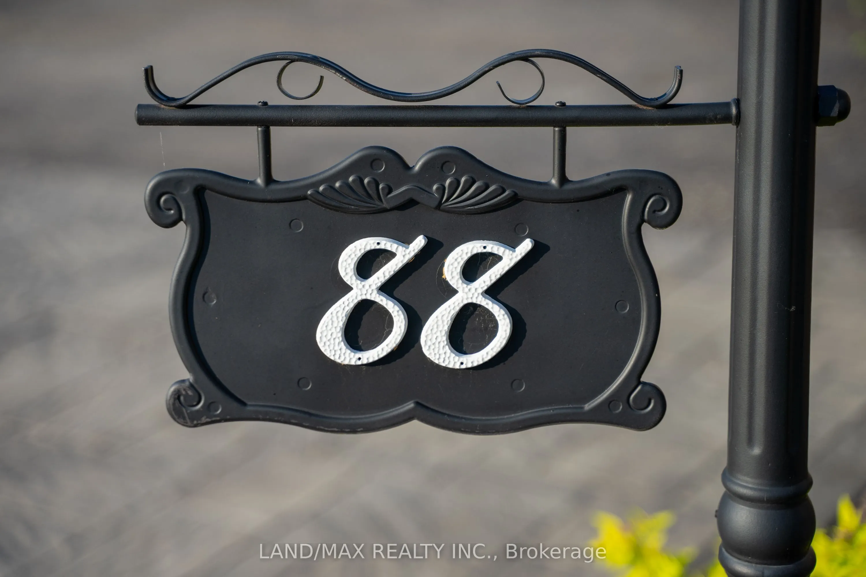 88 Lookout Street