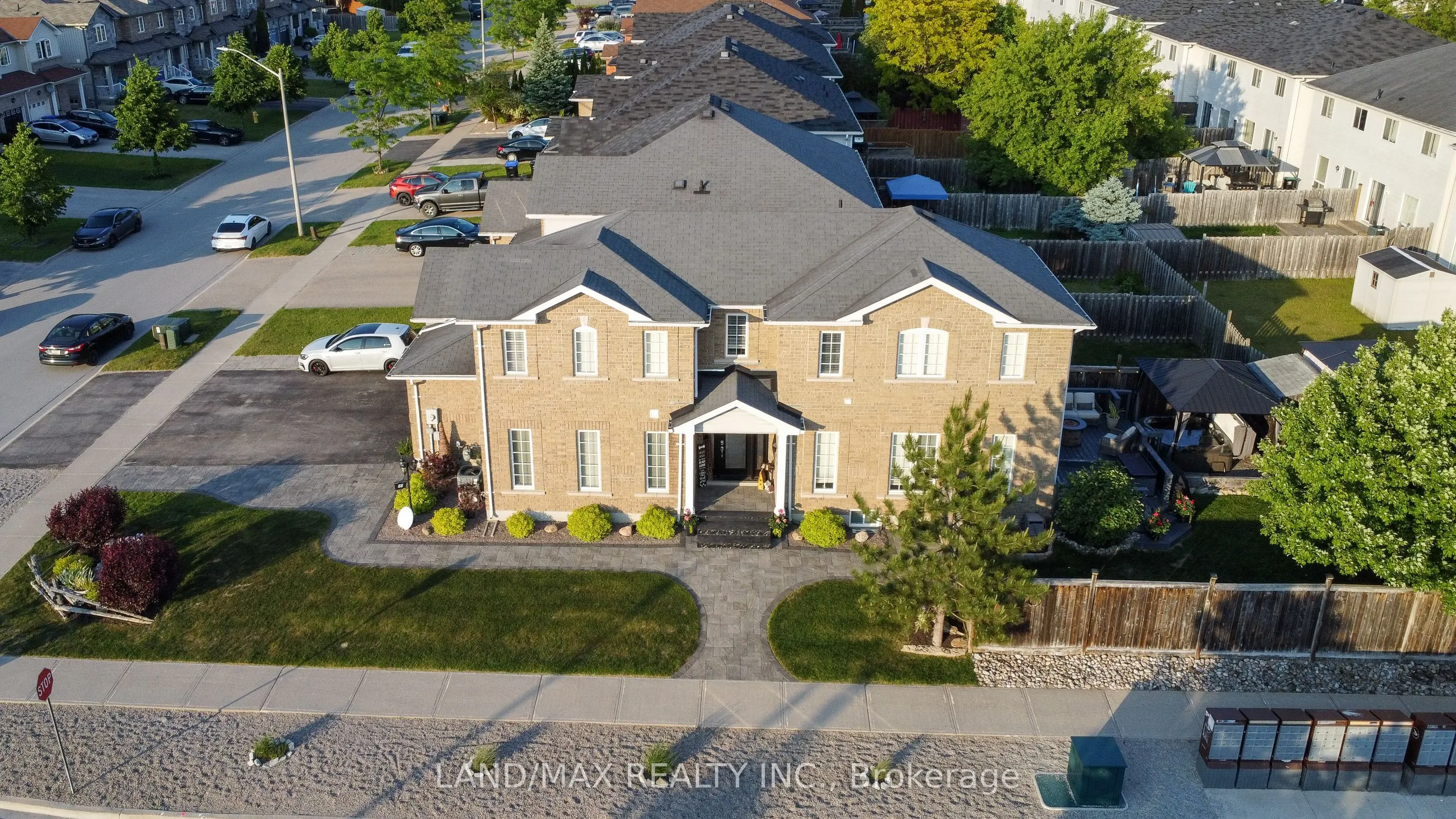 88 Lookout Street