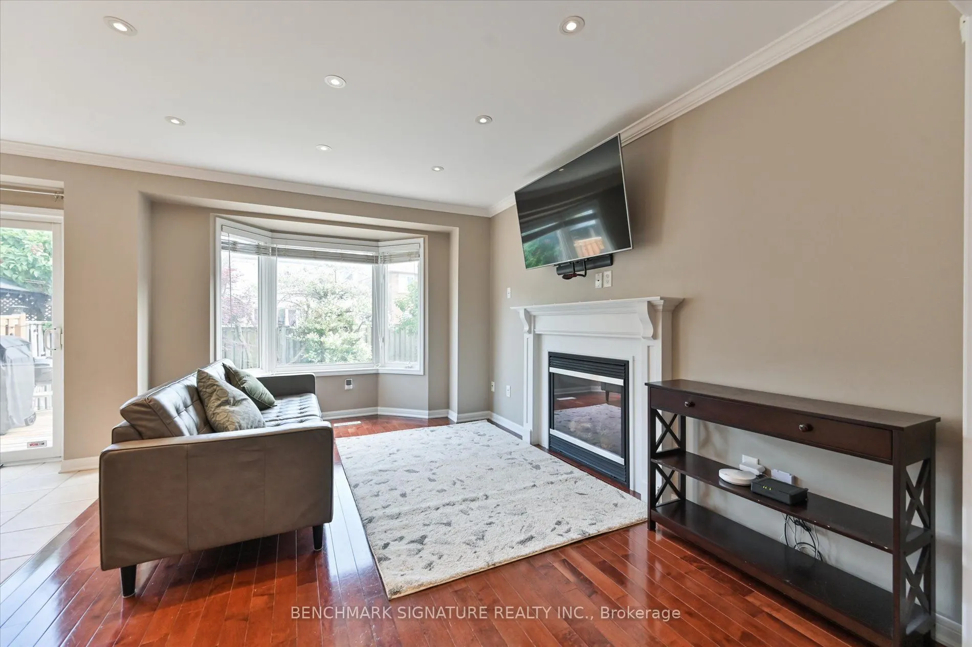 37 Harry Sanders Avenue