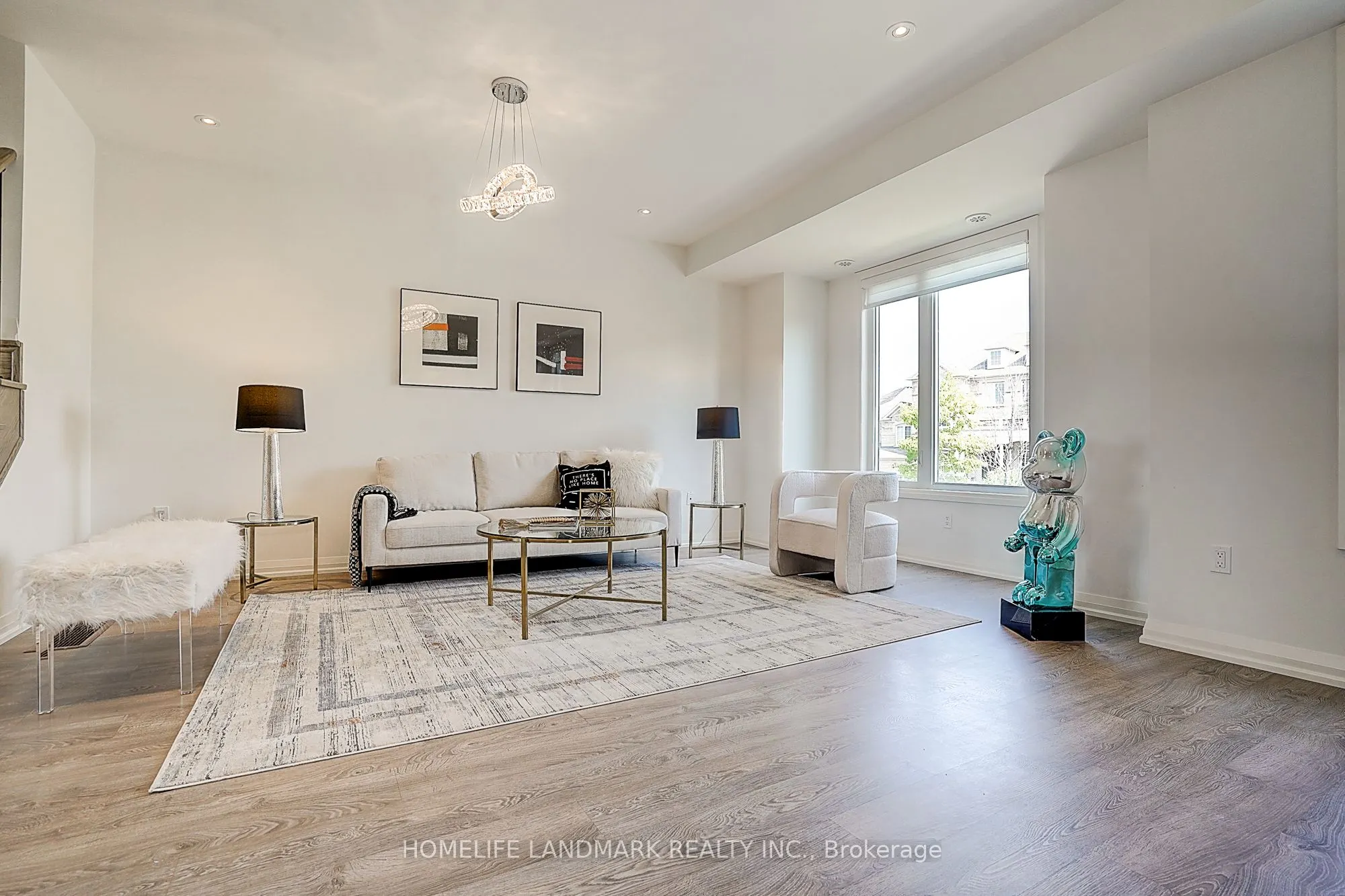 33 George Kirby Street