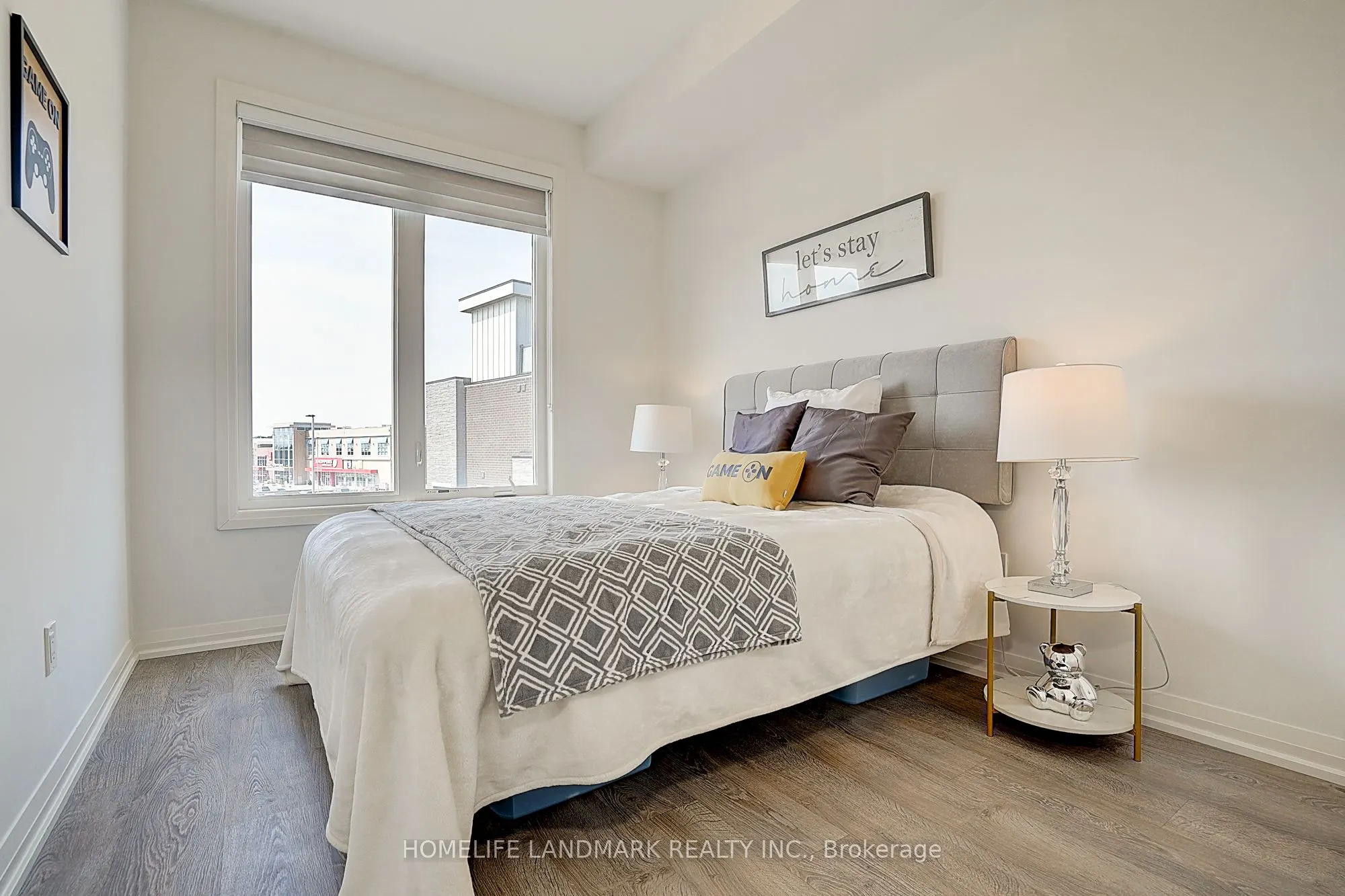 33 George Kirby Street