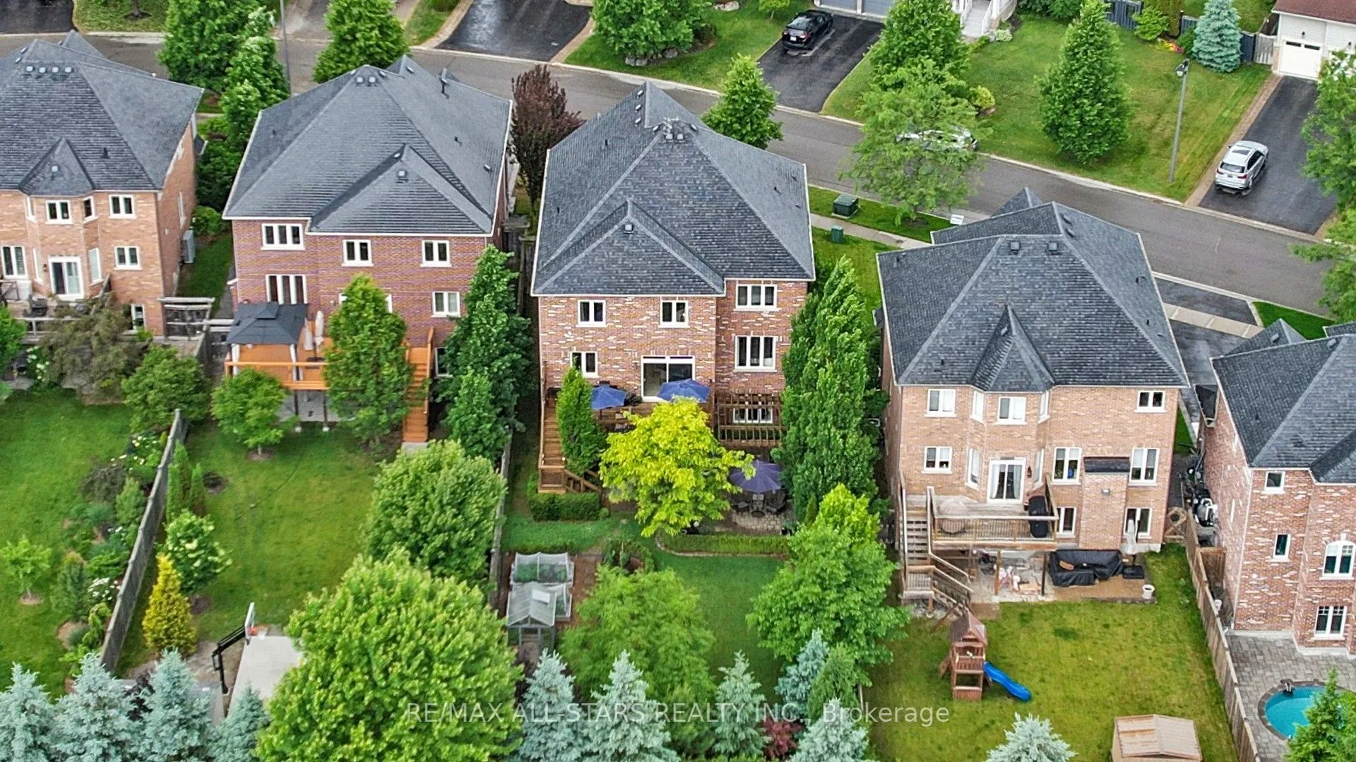 94 Campbell Drive S