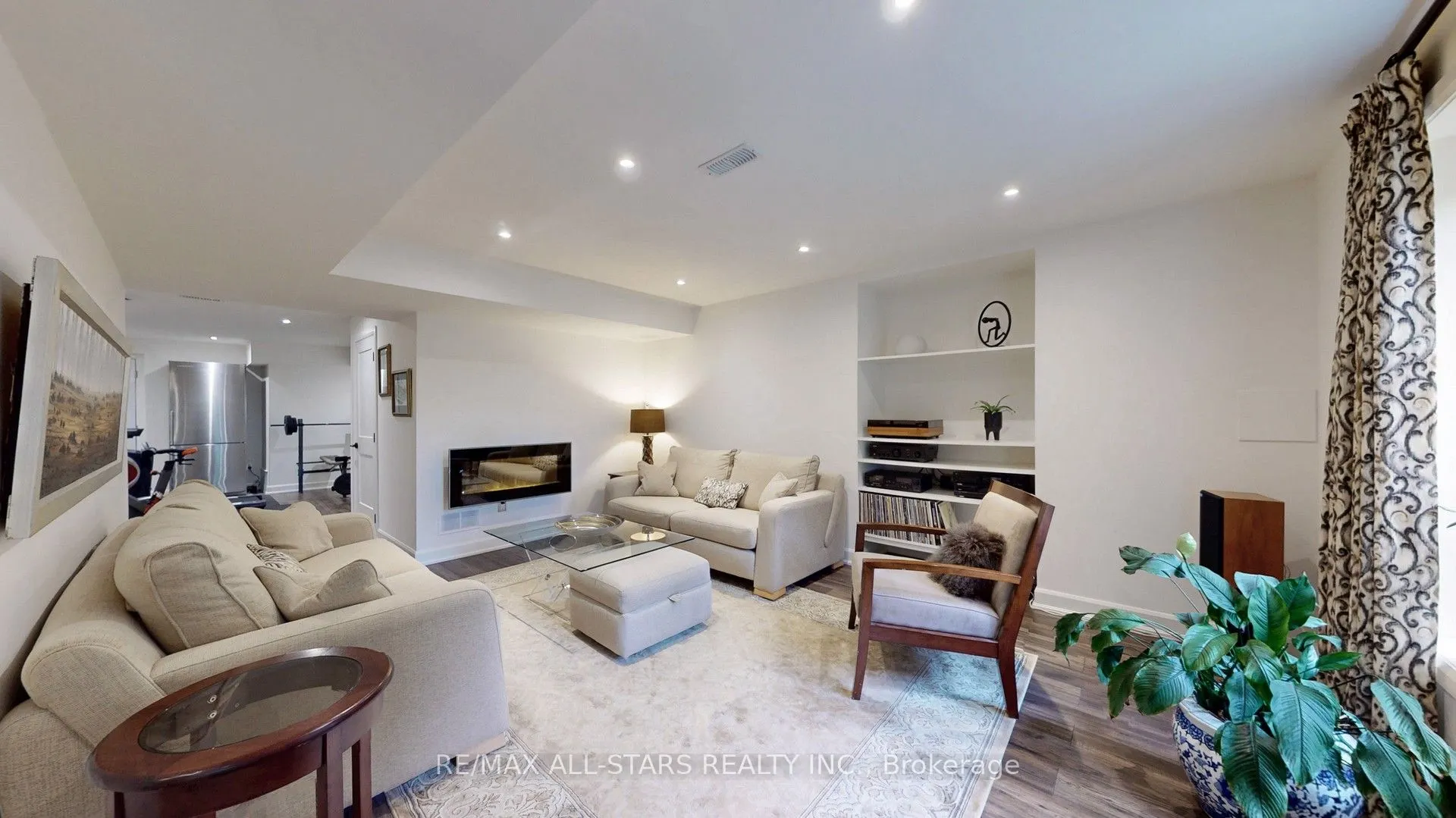 94 Campbell Drive S