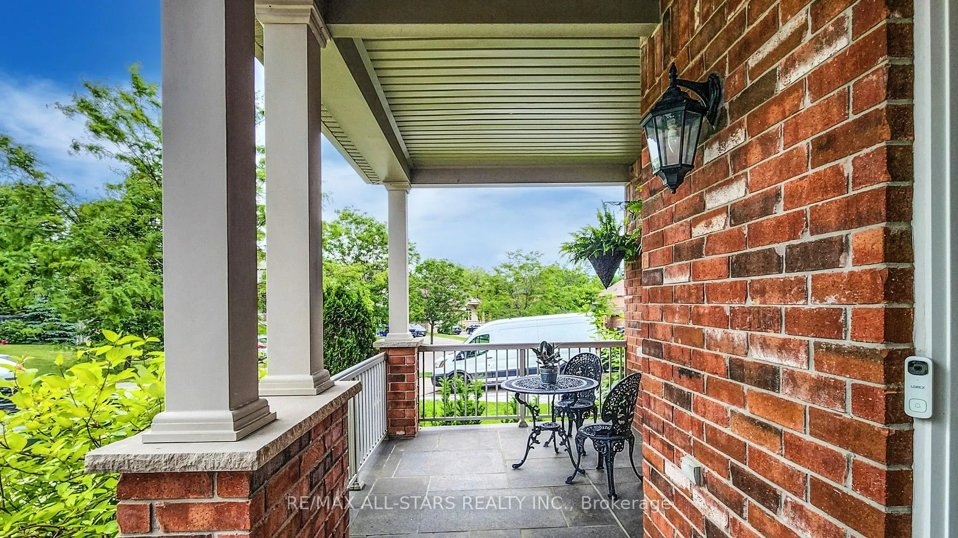 94 Campbell Drive S